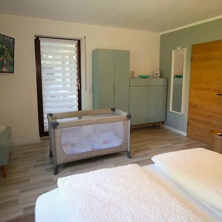 Weiher Mit Terrasse & Parkplatz Apartamento