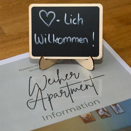 Weiher Mit Terrasse & Parkplatz アパート *